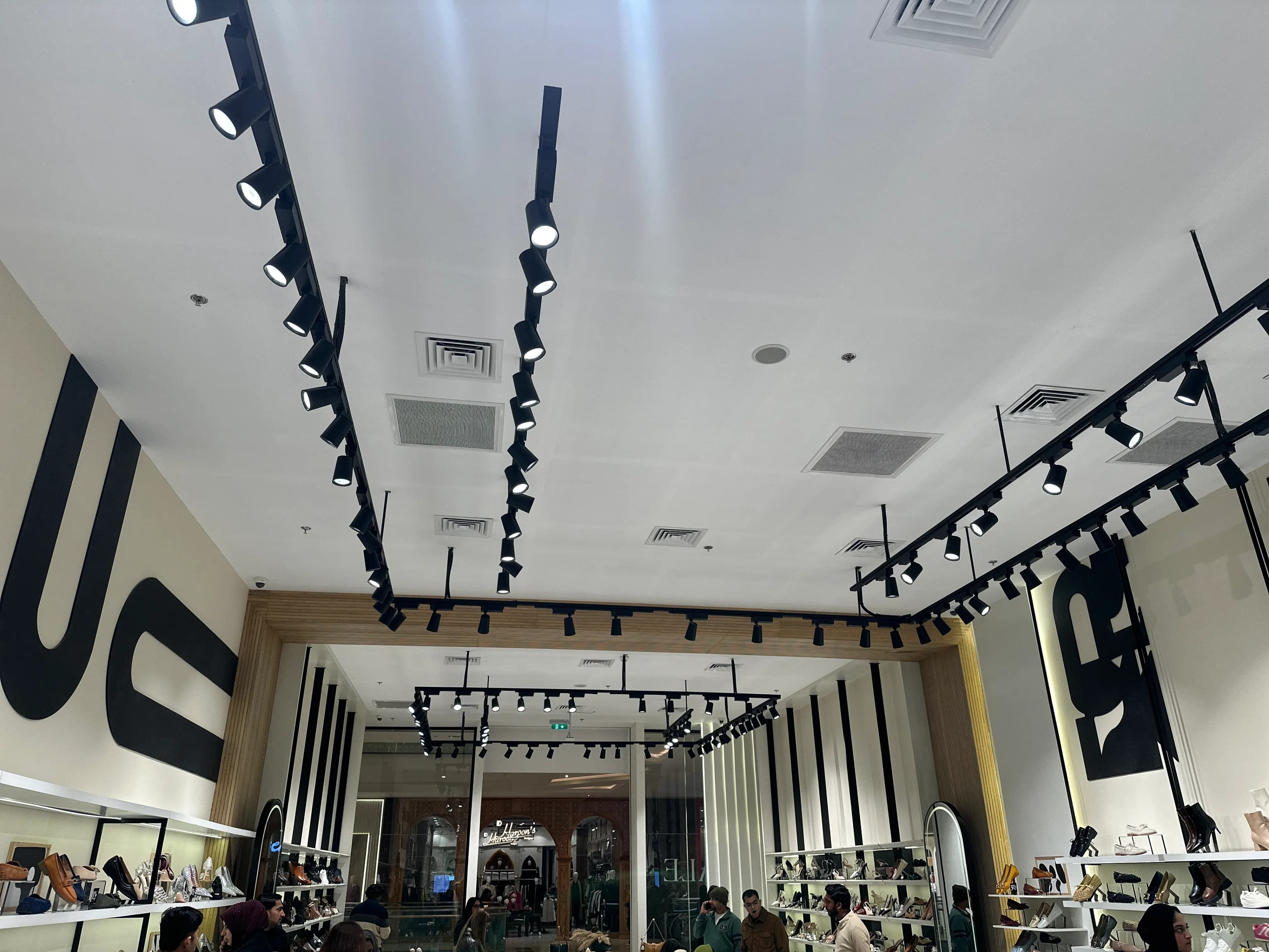 Insignia Store Fitout - Image 8