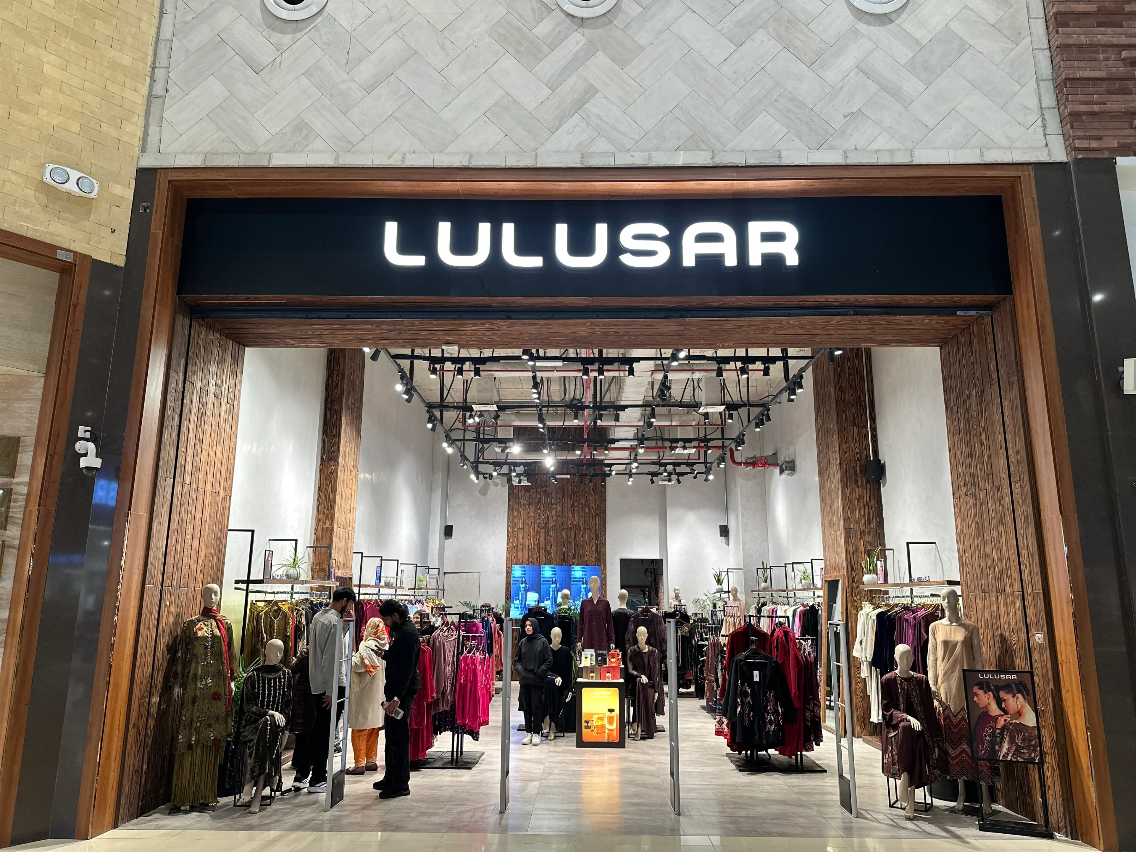 Lulusar Fashion Store - Image 2